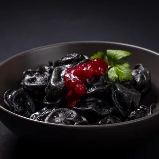 Черные пельмени