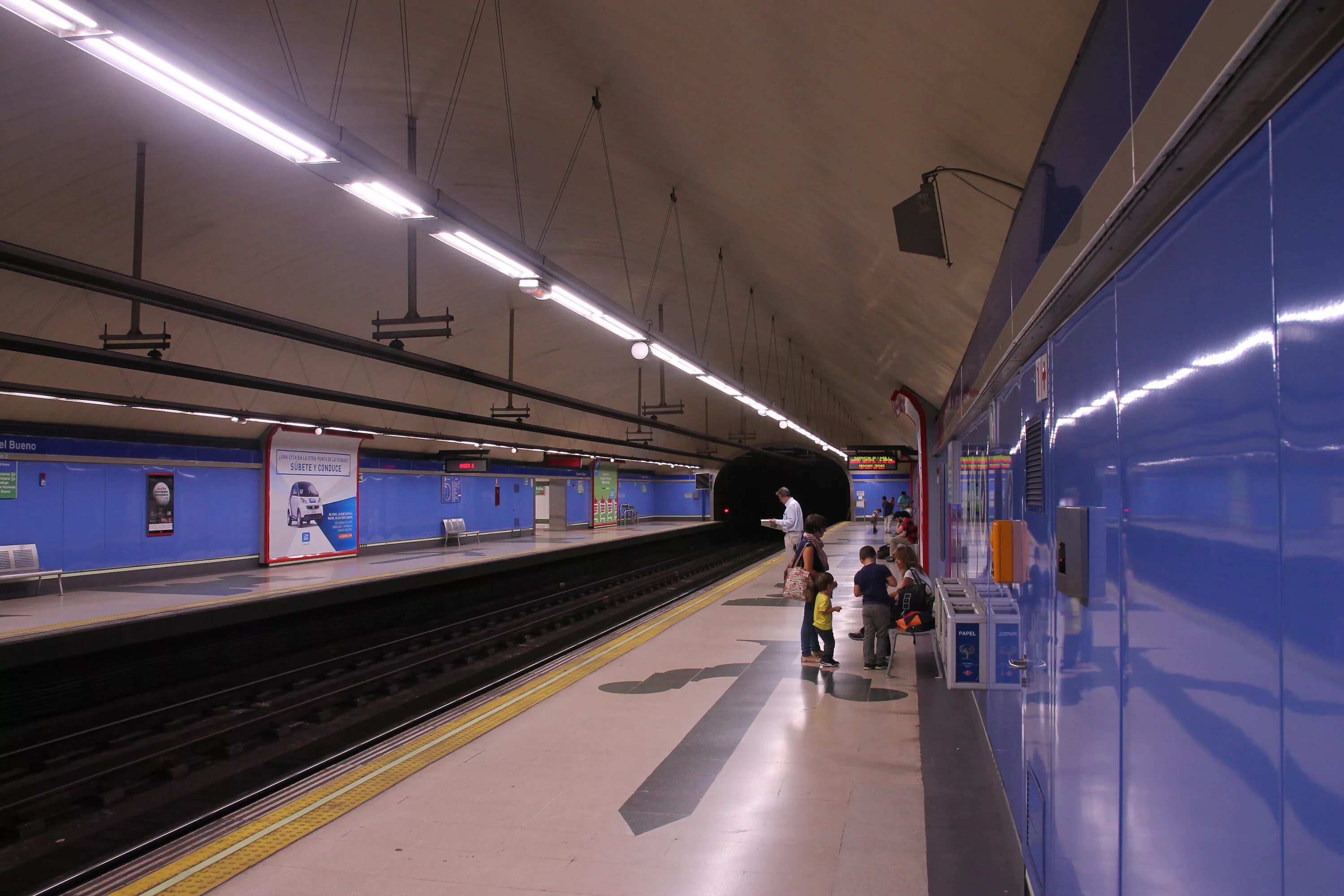 Мадридское метро. Метро Мадрида. Фото метрополитена Мадрида. Metro в Мадриде фото. Кольцевая линия мадрид