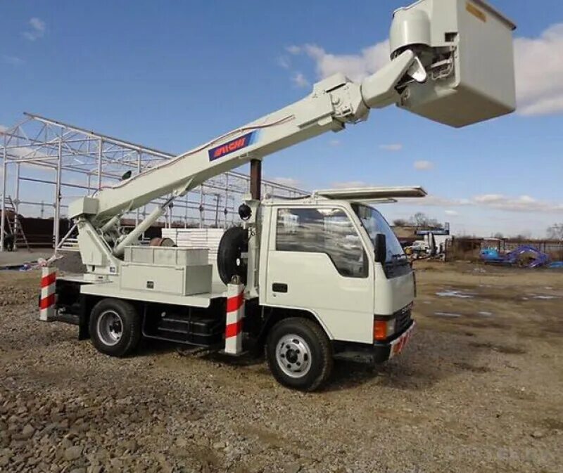 Телескопические автовышки. Автовышка isuzu elf агп 18 метров. Автовышка категория. Автовышки категории b. Socage t318.