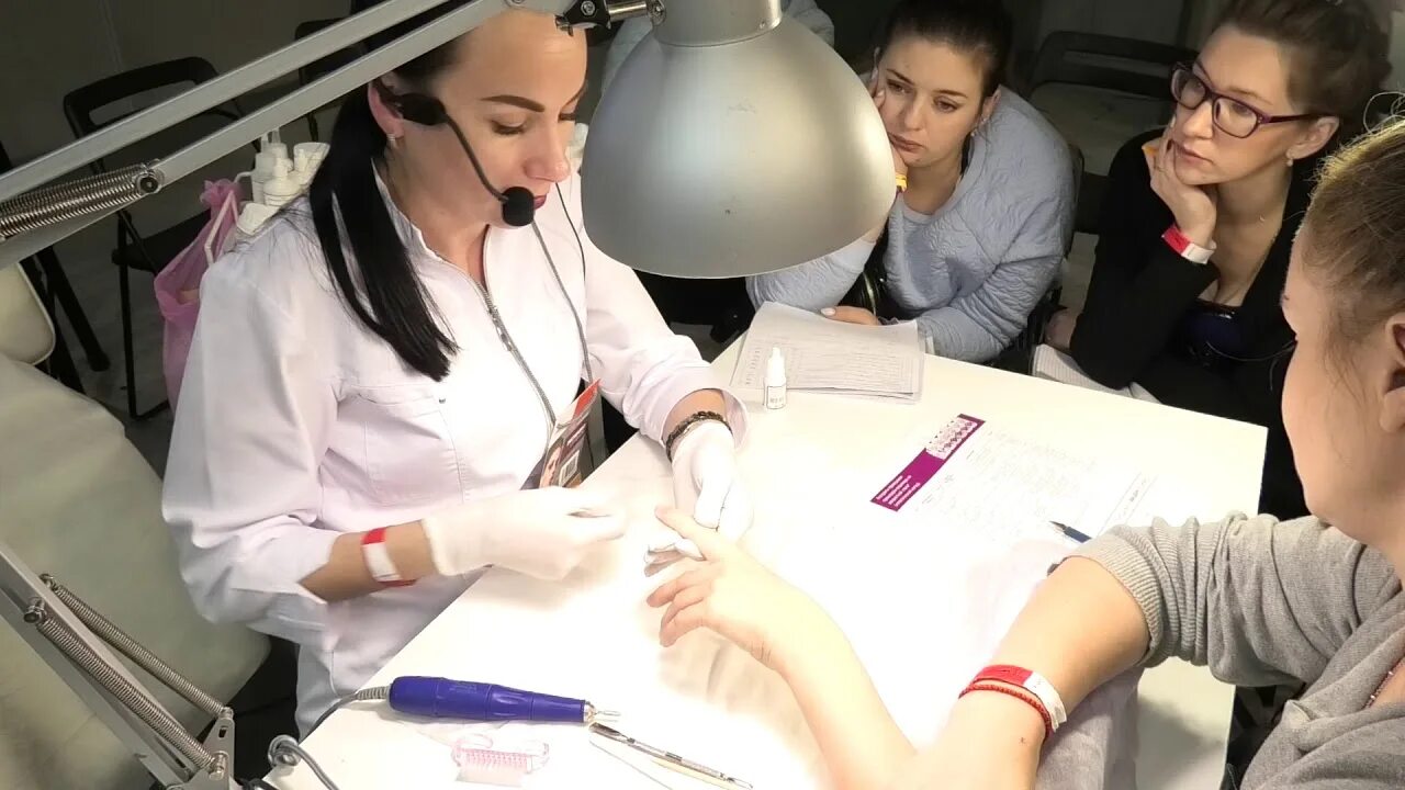 Инструктор по маникюру обучение. Курсы маникюра. Инструктор по маникюру обучение. Курсы мастера по маникюру. Инструктор по маникюру обучение.