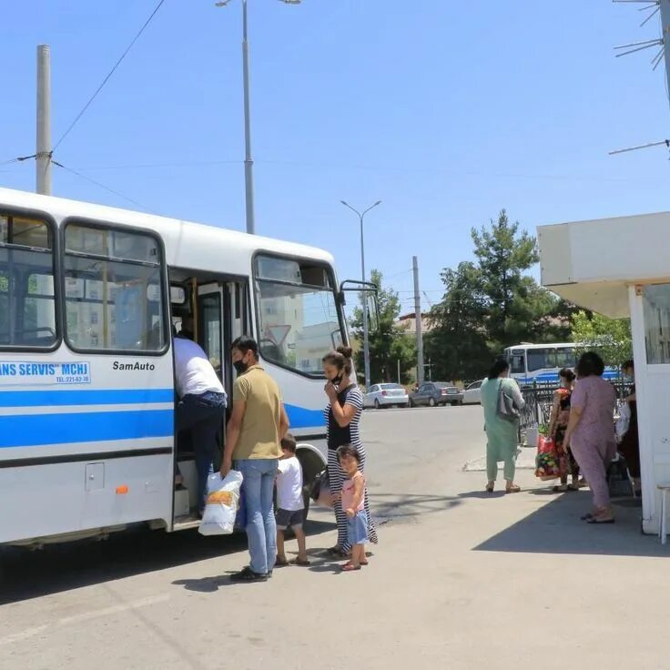 Какой автобус уехал. Автобус Ташкент Самарканд. Автовокзал Ташкент Самарканд. Узбекистан в Самарканде автобусы. Жамоат транспорти Самарканд.