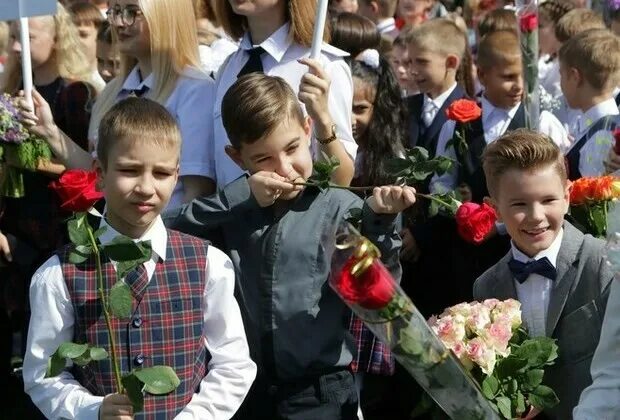 Будет ли школа в мае. 28 Школа Благовещенск классы. Школа 1 Благовещенск. Покажи школу 16. 25 Школа Благовещенск 1б класс.