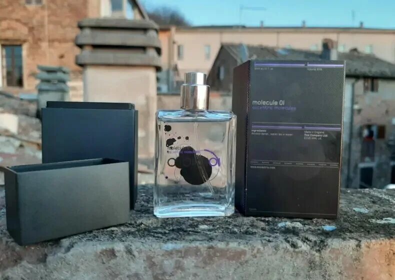 Туалетная вода Molecules Escentric 01 - купить в Иваново, цена 1 200 руб., прода