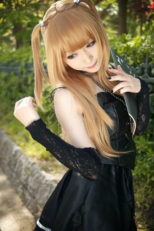 Миса аманэ с синими волосами. Аманэ миса рост. Desire misa amane. Миса миса яблоки. Desire misa amane.