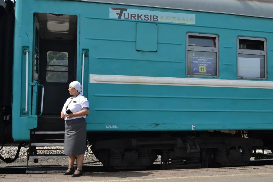Астана поезд есть. Вагон. Вагон поезда. Пригородный поезд. Вагон электрички.