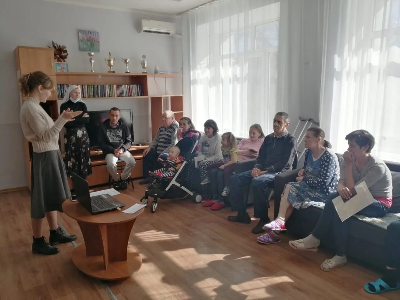 Кризисный центр такси на волю. Пойменная 75 оренбург кризисный центр. кризисное отделение бузулук. кризисное отделение новотроицк.