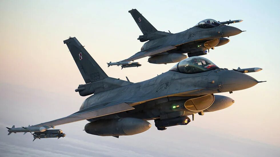 F16 передали. F16 передали. Натовский f16. F16 передали. F-16 самолет.