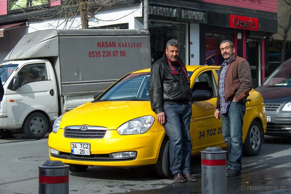 Приложение такси. Такси в стамбуле приложение. Такси в стамбуле приложение. Такси в стамбуле приложение. Турецкий таксист.