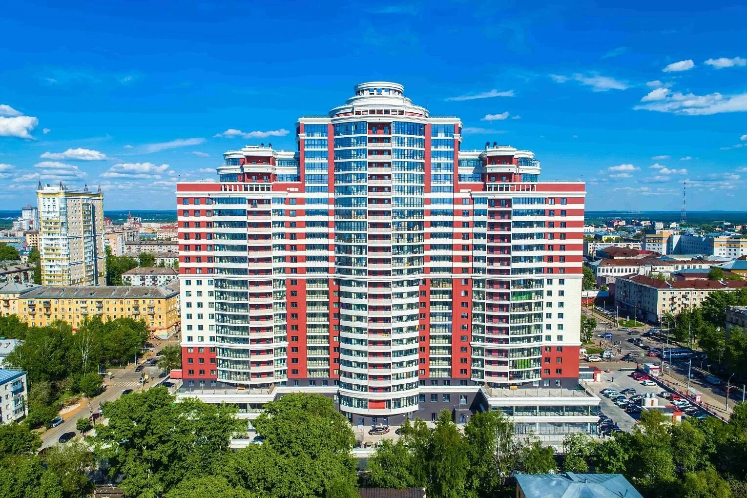 Дом клабукова вятка. Приказная изба киров. Спасская 10а киров. Дом в городе кирове. Здание булычева киров.