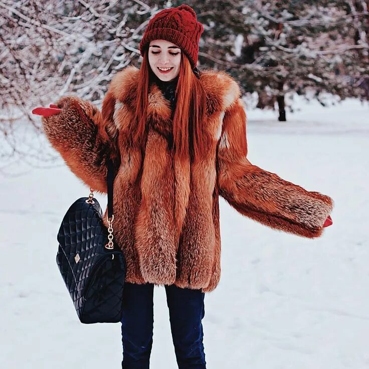 Рыжая шуба. Шуба из рыжей лисы. В рыжей шубке. Рыжей шубе. Fox fur (лисье манто).