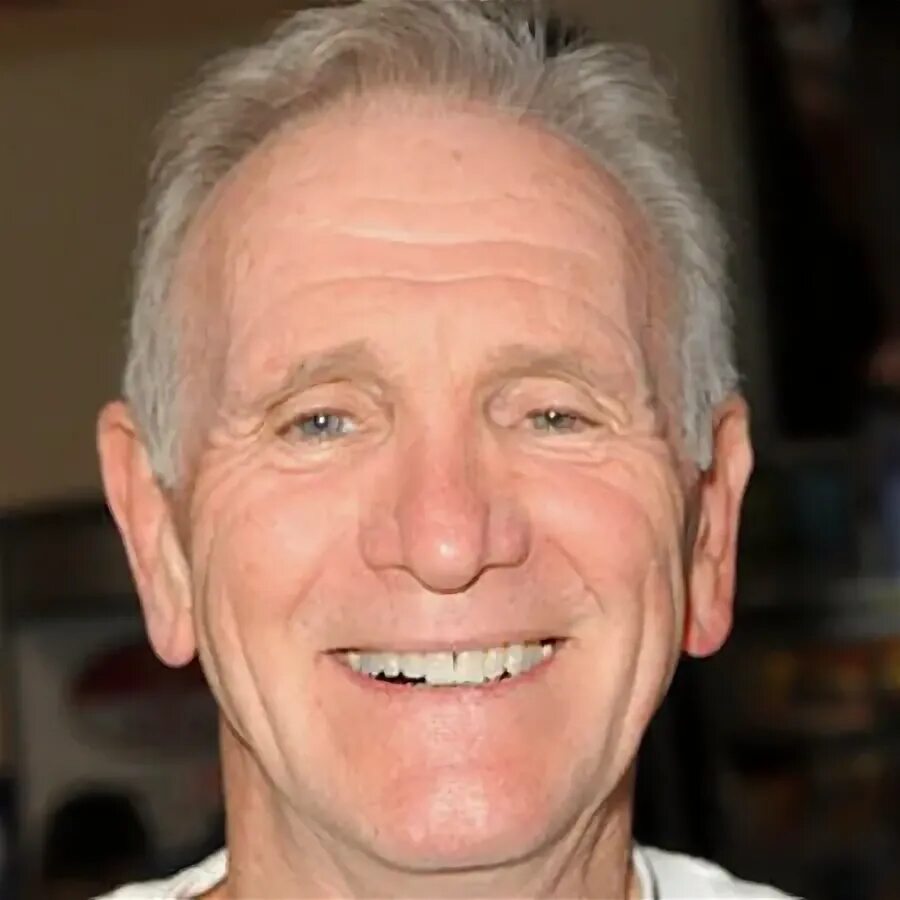 Tom bell. Michael bell. bell actor. том белл актер. doug stone (voice actor).