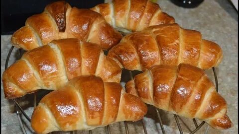 Рогалики с сгущенкой из дрожжевого теста