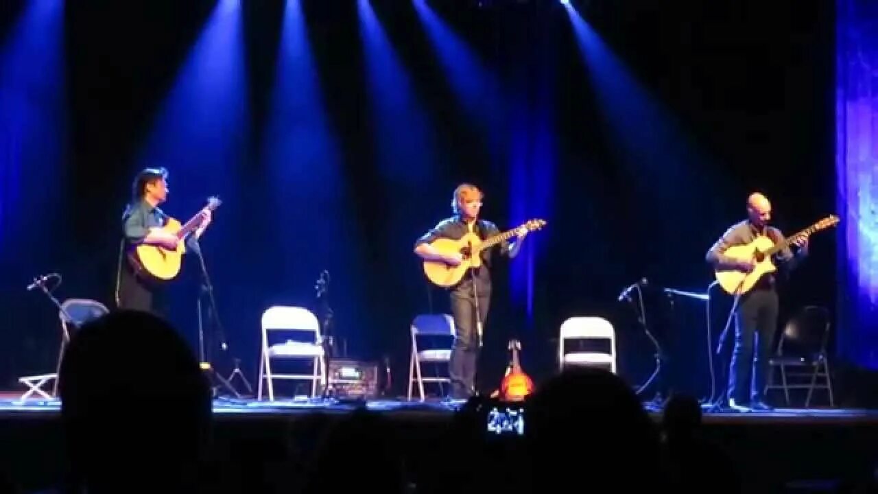 California guitar trio ~ 1995. Вальс из оперы «елка». Трио гитар. Трио гитара. Трио гитара.