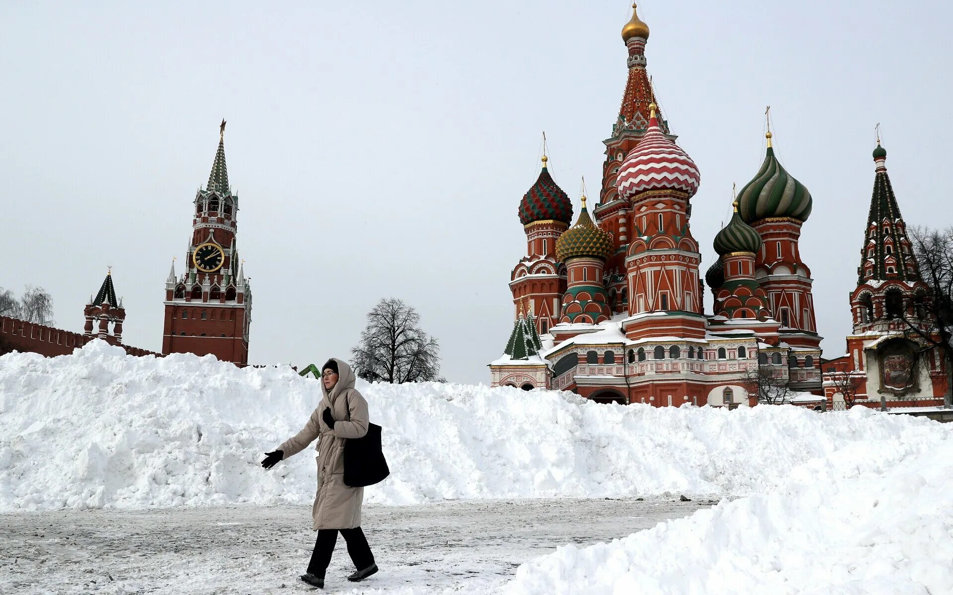 Каким будет январь в москве. Зима в Москве. Россия зимой. Москва зимой. Снег в Москве.