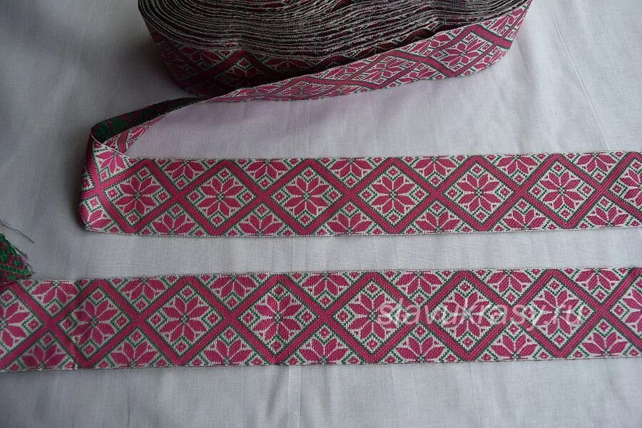 льняная славянская полотно. тесьма в русском народном стиле. ткань на славянские украсы. тесьма славянская. славянский тканевый браслет зайчик.