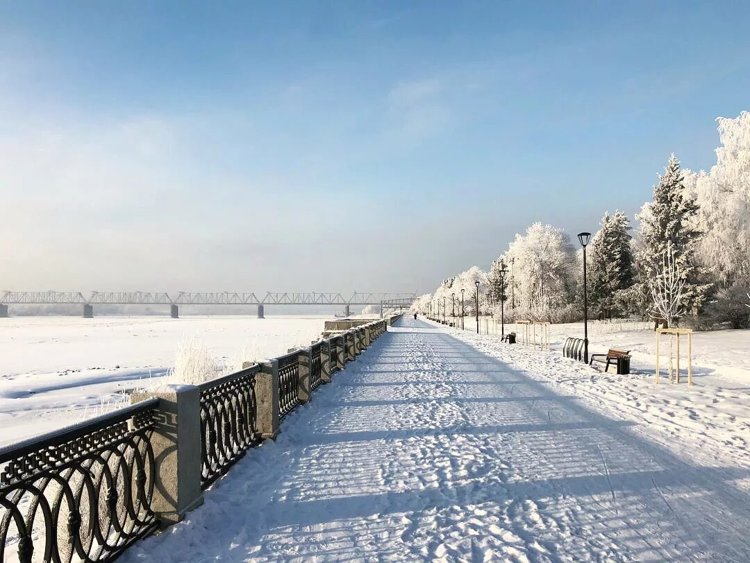 набережная парка печатники. набережная самары зимой 2022. верхняя и нижняя набережная иркутск. набережная самары зимой 2022. парк печатники зимой.