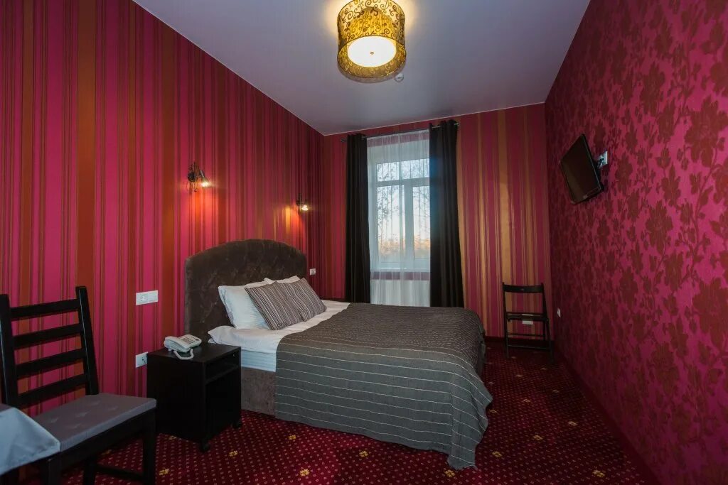 Ажур тамбов гостиница. Интернациональная 47/2 тамбов. Командировка снять квартиру посуткам. Ул мичуринская 142 к 1 фото. Тамбов комната.