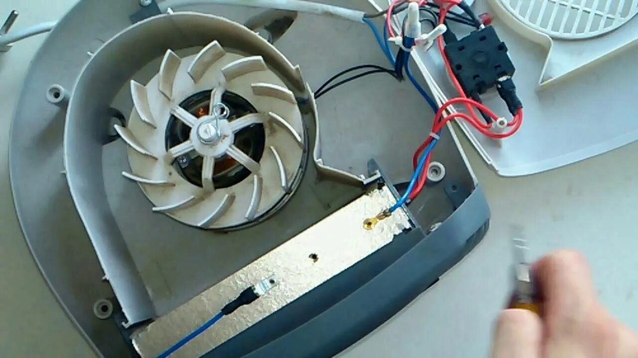 Почему тепловентилятор дует холодным. Тепловентилятор elenberg fh11-20. нагреватель с вентилятором. вентилятор для тепловой пушки. вентилятор для тепловой завесы.