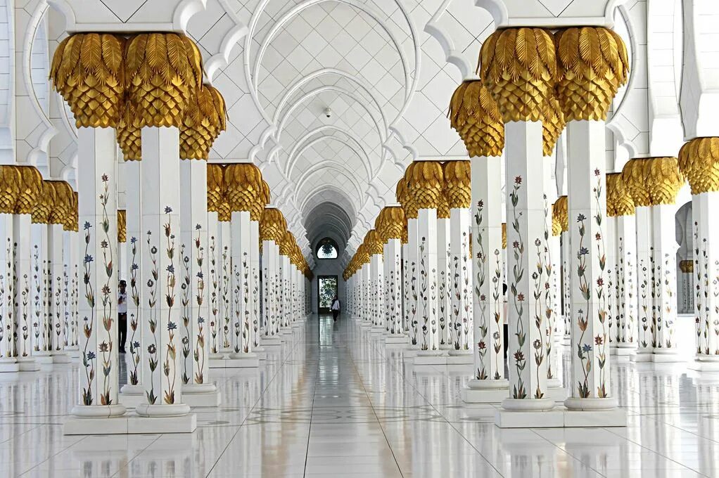 Метро бурдж халифа. Мечеть Бурдж Халифа в Дубае. Мечеть шейха Зайда Абу-Даби. Дубай Бурдж Халифа внутри. Национальный музей шейха Зайда.