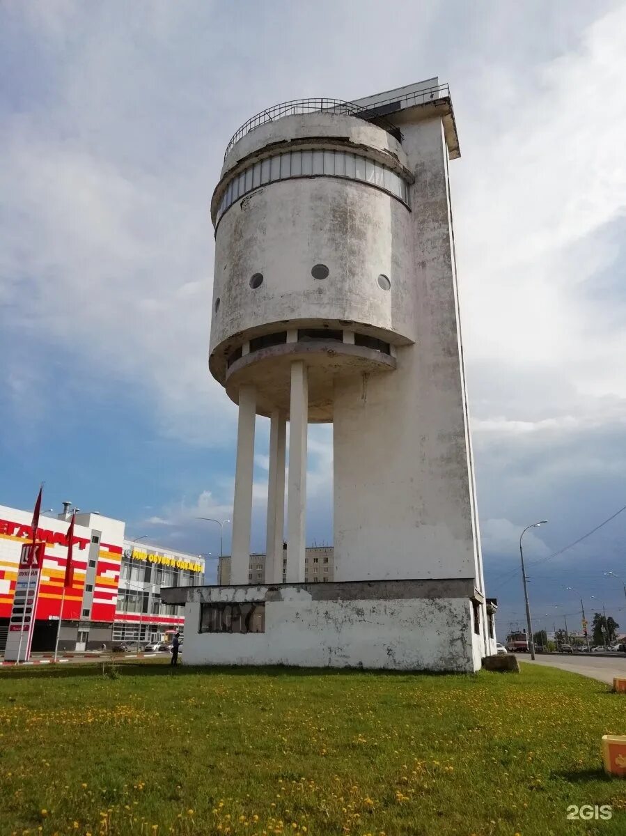 Белая башня фото YugNash.ru
