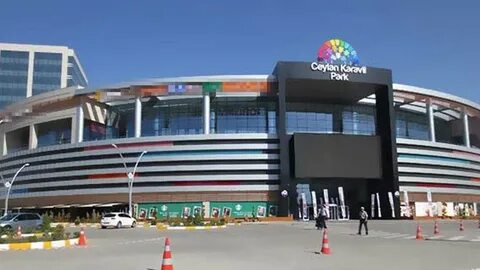 Doğu&039;nun en büyük alışveriş merkezinde eylem 