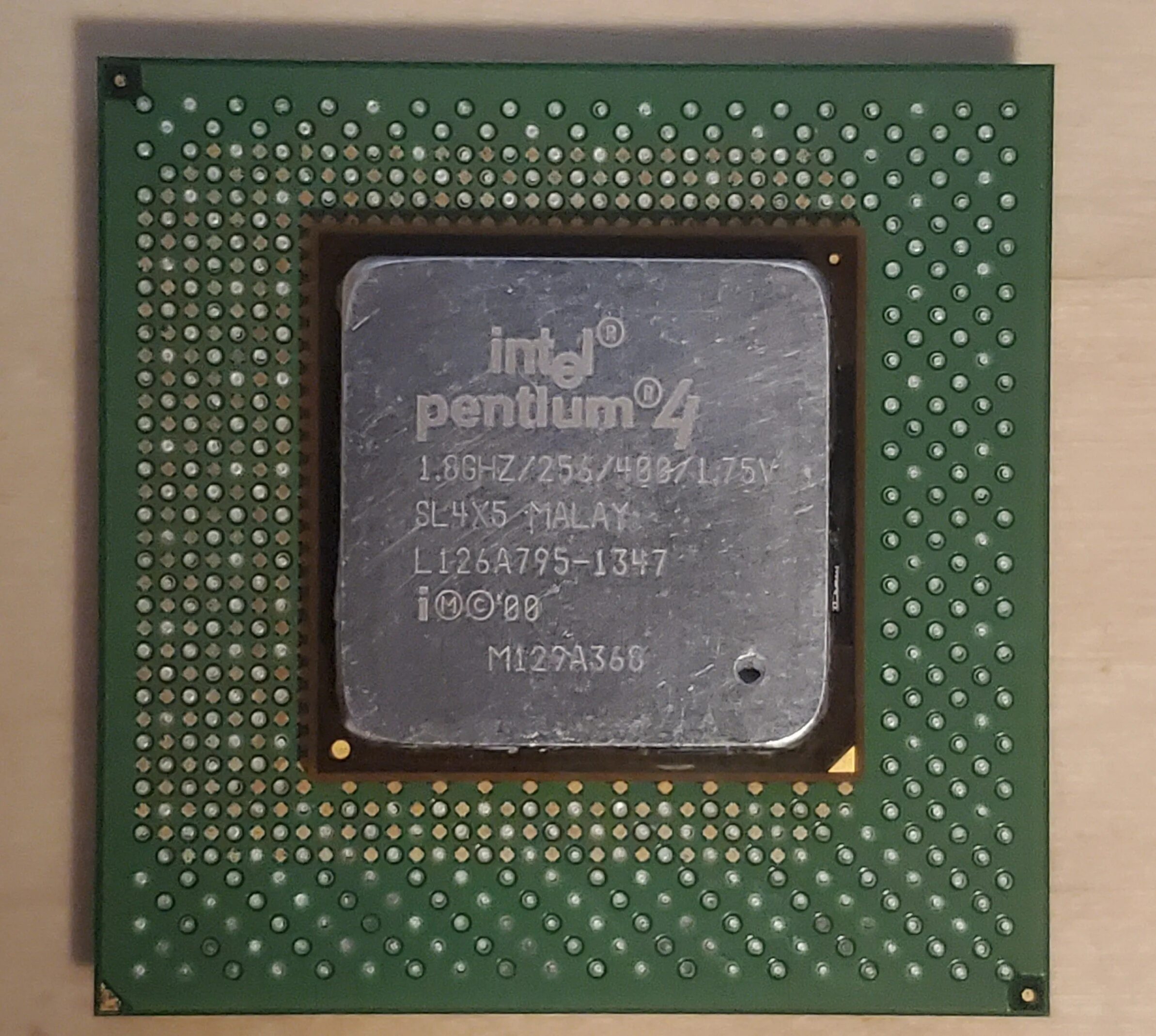 Pentium 4. Intel Pentium 4. Процессор пентиум 4. Интел пентиум 4 наклейка. Ноутбук Интел пентиум 4.