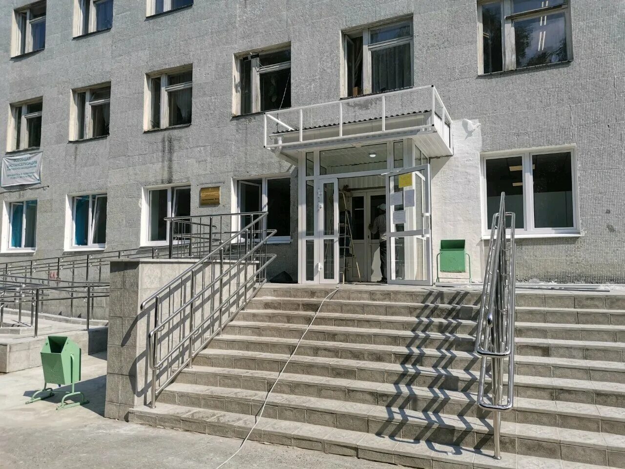 ЦГКБ № 6, поликлиника № 4, Дневной стационар, больница для взрослых, ул. Серафим