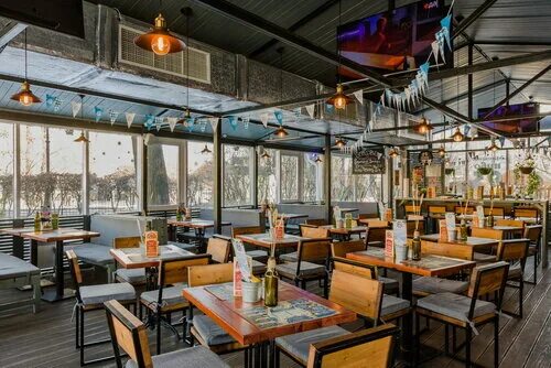 Пивной ресторан Beergarden Биргарден. Санкт-Петербург, ул. Академика Крылова, д.