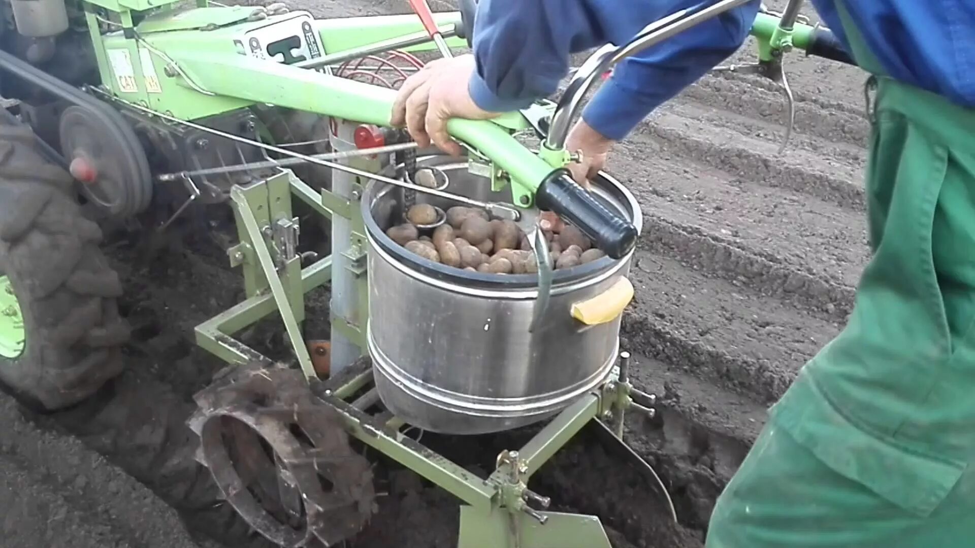 Самодельное сажалка. Картофелесажалка КС-2мт. Самодельная двухрядная картофелесажалка на т 25.