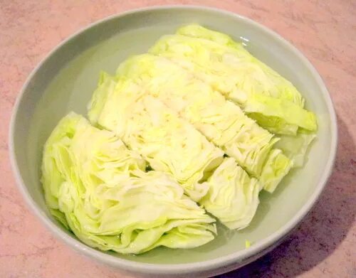 Как приготовить капустную ассорти. Капуста ассорти. Капуста ассорти. Капуста ассорти. Тушеная капуста постная.