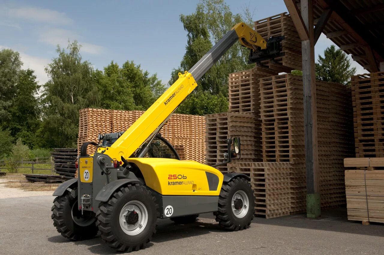 Работа машинист телескопического погрузчика. Телескопический погрузчик jcb 540-140. Работа машинист телескопического погрузчика. Маниту телескопический погрузчик. Jcb 530-70.