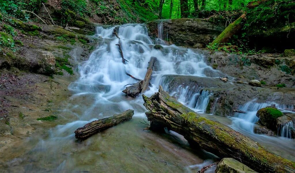 Горячий ключ природа. Горячий ключ Краснодарский край природа. Каверзинские водопады Краснодарский край. Каверзинские водопады горячий ключ. Горячий ключ Краснодарский край достопримечательности.