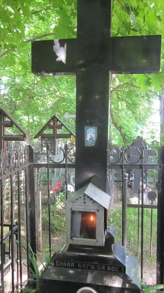 Похороненные на даниловском. Даниловское кладбище Аристоклий.