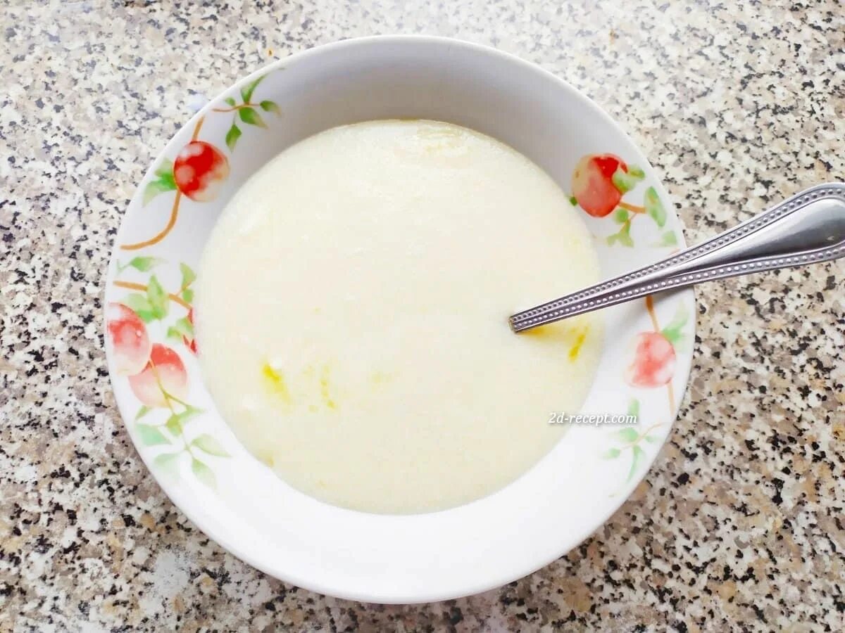 Манка сайт. Манную кашу на молоке. манная каша на молоке без комочков. манная каша на воде. манка на молоке.