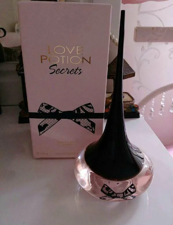 Парфюмерная вода Oriflame Love Potion Secrets. Парфюмерная вода Love Potion Secrets [лав Поушэн сикретс]. Духи Орифлейм Love Potion Secrets. Туалетная вода лав Поушен от Орифлейм.