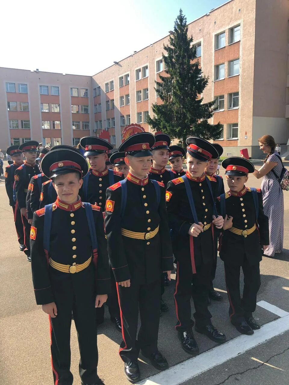 Спб суворовское училищ внутри. Тверское суворовское училище кадетство. Агаев мссву. Суворовец мсву. День московского суворовского училища.