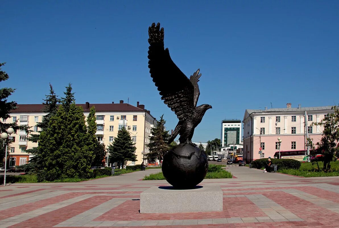 Орел крошка. Символ города орла. Орел в городе Орел. Город Орел памятник Орлу. Гордые Орлы.