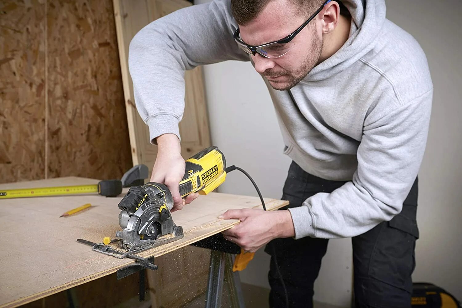 Циркулярная пила stanley. Циркулярная пила stanley fatmax. stanley fme301. stanley fatmax циркулярка. мини циркулярная пила stanley fatmax.