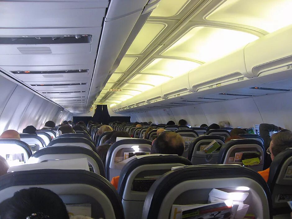 Boeing 737-300 салон. Салон самолета Боинг 737. Салон Боинг 737-300 салон. Boeing 737-300 AIRBALTIC салон
