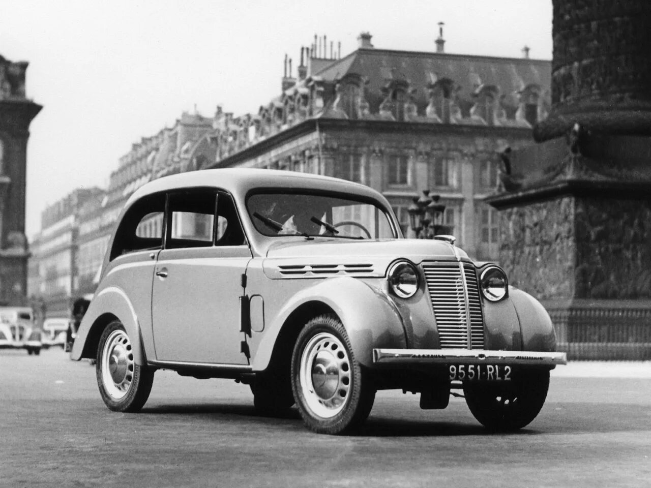 Renault 40. Renault Juvaquatre 1937. Renault Juvaquatre. Renault Juvaquatre 1946. Renault Juvaquatre coach.