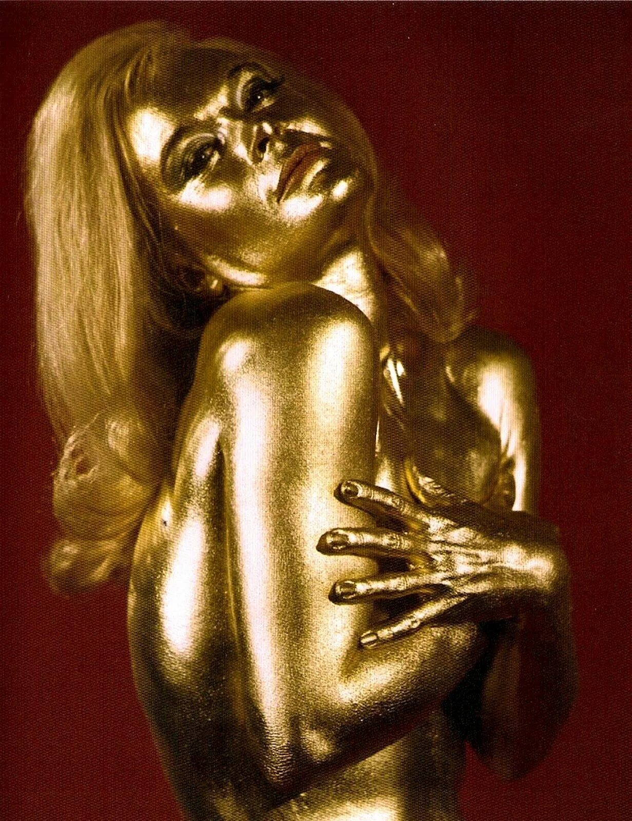Золотая девушка видео. Ширли Итон Голдфингер. Ширли Итон в золоте. Голдфингер 1964. Голдфингер 1964 девушка.