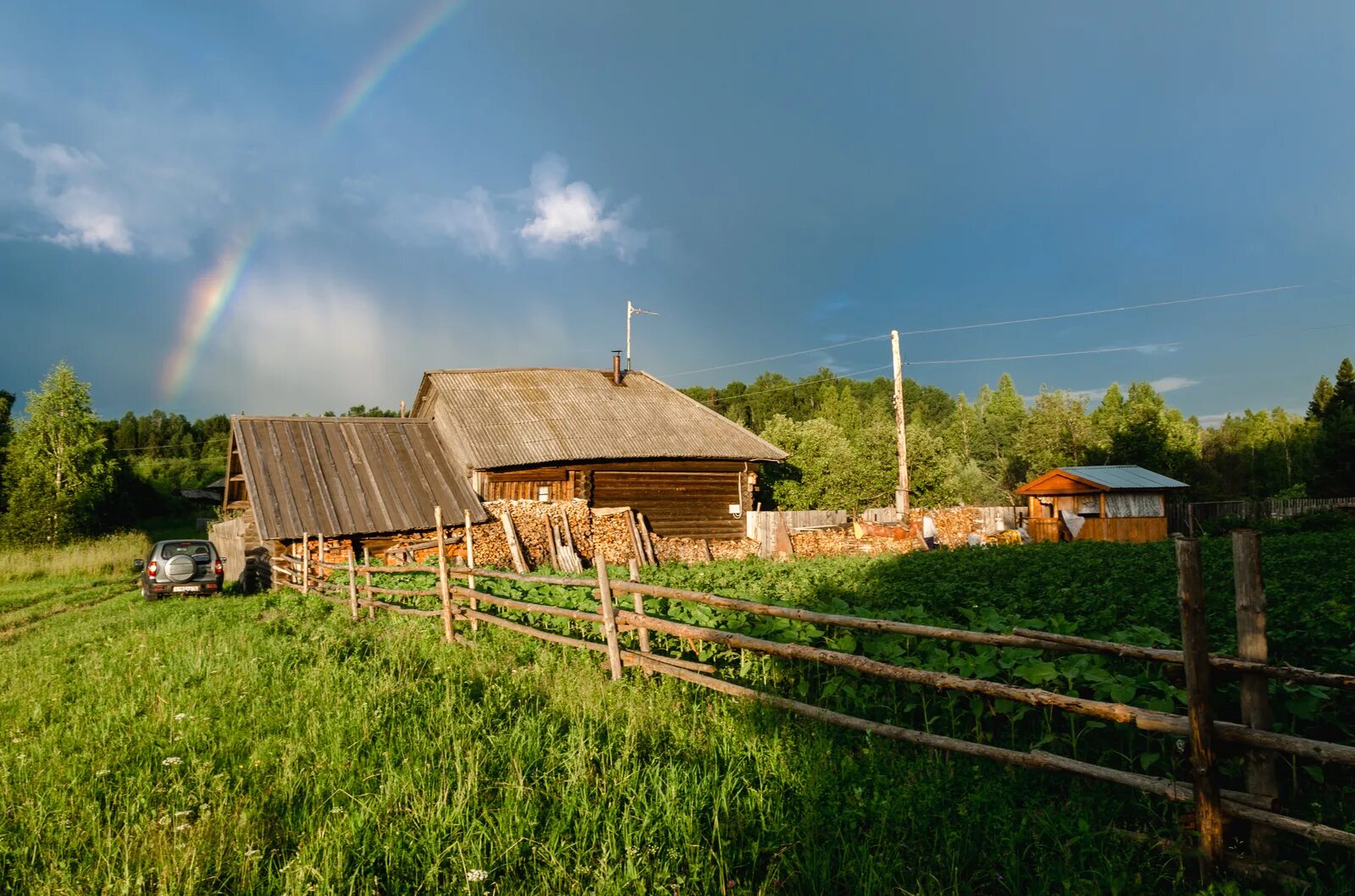 Лето в деревне. Обои на рабочий стол лето в деревне. Сельский пейзаж фото.