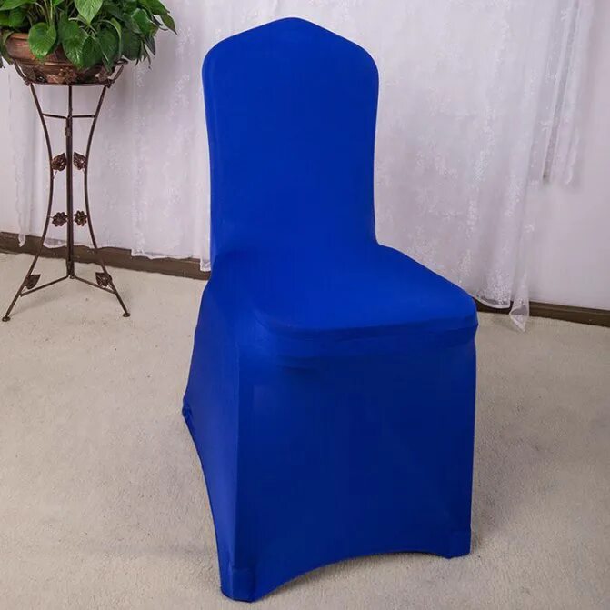 Стрейч чехол. Стрейчевые чехлы на стулья. Чехол на стул с фигурной спинкой. Чехол на стул синий. Синий стрейч чехол для стула.