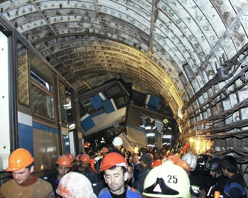 2014 год в метро. Катастрофа в метро в Москве в 2014. Катастрофа в Московском метрополитене 2014. Катастрофа в Московском метро 2014. 15 Июля 2014 года в Московском метрополитене.