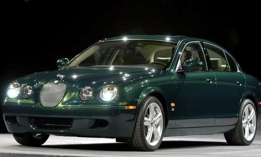 Машина ягуар страна производитель. Jaguar s-Type r 2005. Jaguar s-Type 2004. Ягуар s Type 2004. Машина Jaguar s Type.