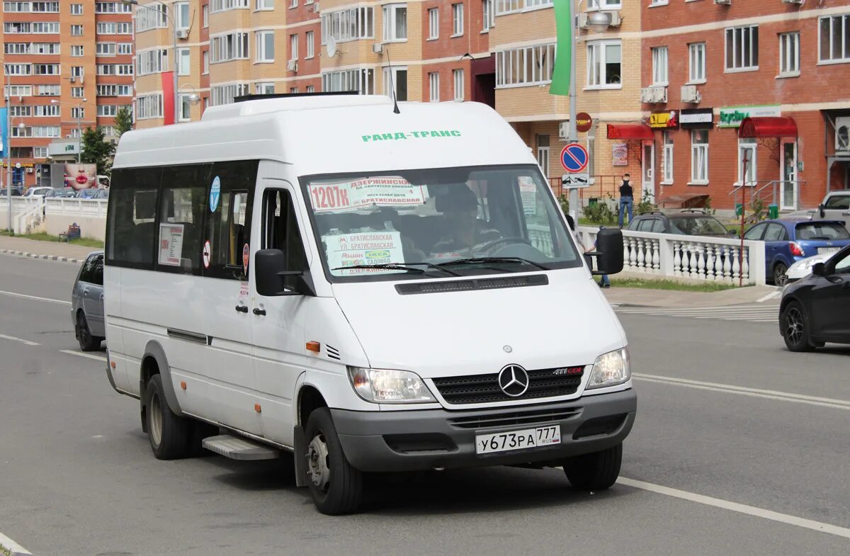 Дзержинский какой автобус едет. Луидор 223237. MB Sprinter Луидор. 1207к маршрут Дзержинский. Луидор 223710 автобус.