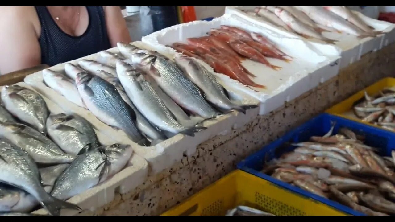 Рыбный рынок батуми адрес. Рыбный рынок в батуми. Рыбный рынок в поти. Рыбки маркет. Рынок батуми.
