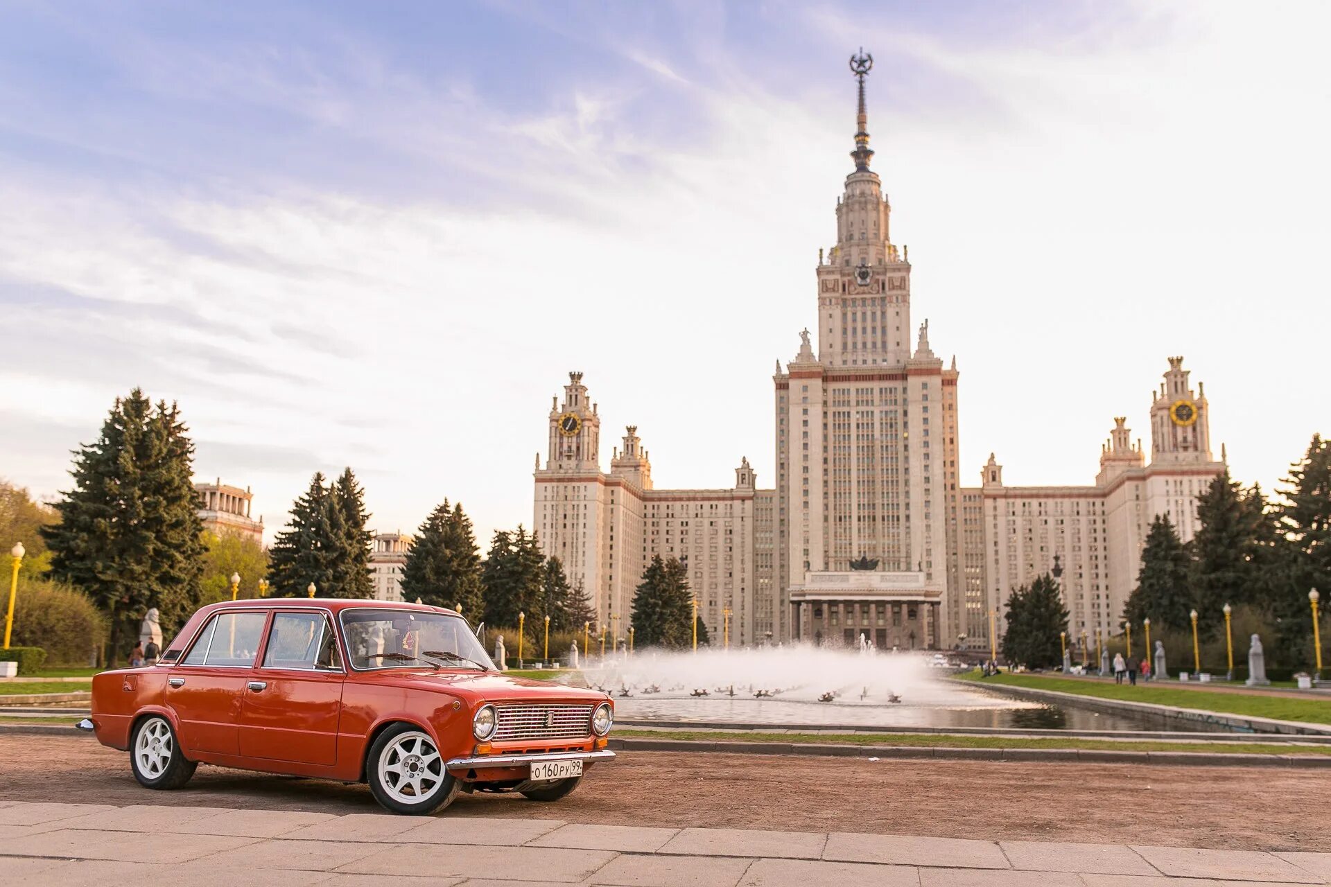 Мгу машина. Москва смотра МГУ. Смотра Воробьевы горы. МГУ стоянка смотра. МГУ площадь смотра.