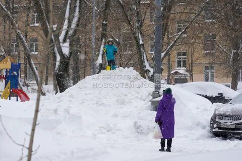 В москве пошел снег
