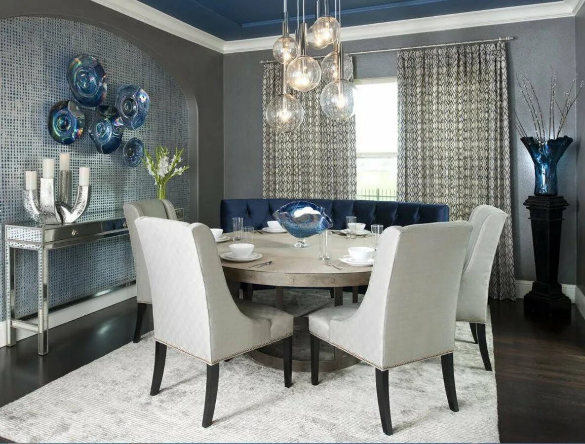 Остров на кухне в скандинавском стиле. Интерьер обеденной зоны. Стол серо синий. Синие стулья в интерьере. Столы signal cartier ceramic.
